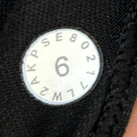 LULULEMON Run The Day Bra - Picture 9 of 10